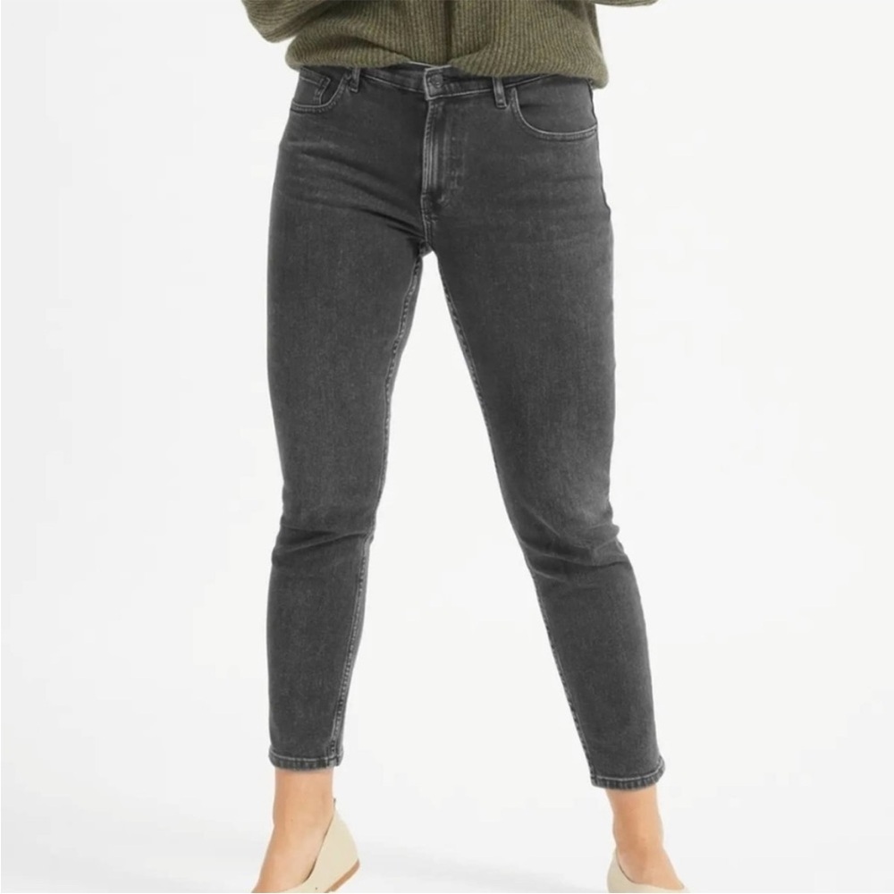 EVERLANE Mid-Rise Jeans Size 30 Reg Washed Black